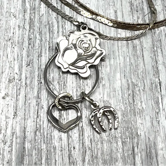 158. 925 Sterling signed Beau charm pendant necklace on Italy Sterling chain. - Picture 3 of 12